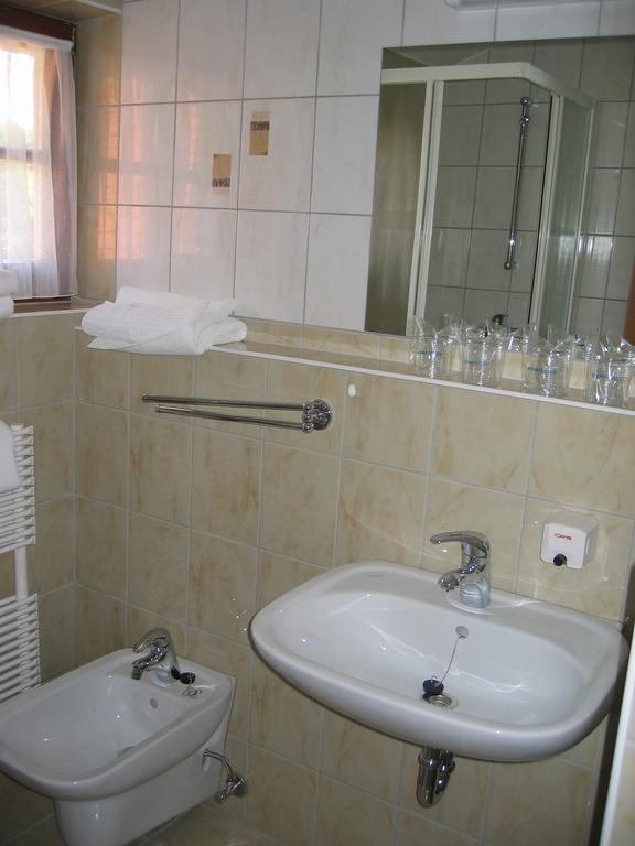 Turisticna Kmetija Cebelji Gradic Daire Rogašovci Oda fotoğraf